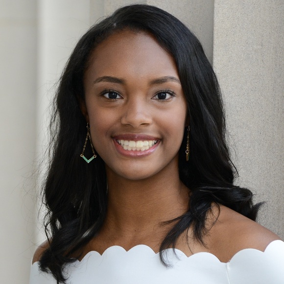 Meet your Posher, Mikaela - Picture 1 of 1